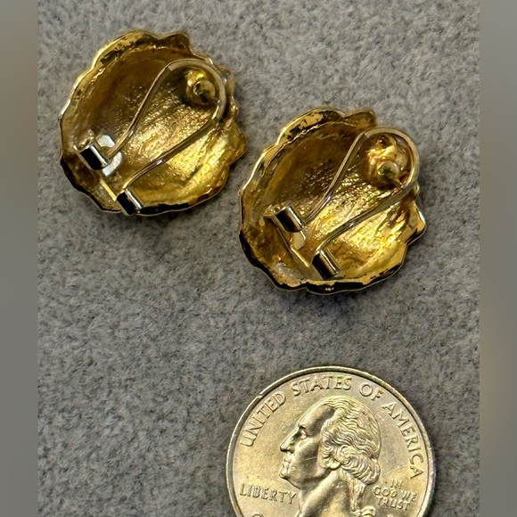 Vintage Gold Tone Roaring Lion Leverback Post Earrings - Picture 3 of 4